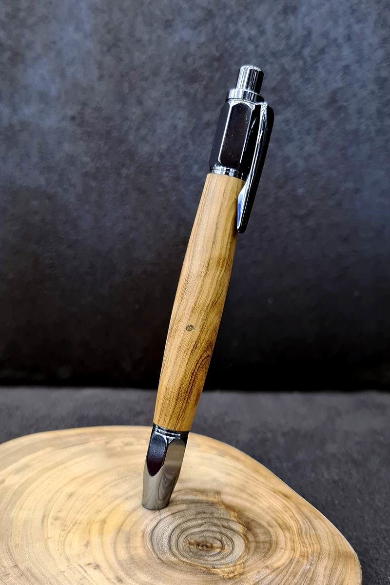 luxusné-pero-v-tvare-tužky-detail1.jpg
