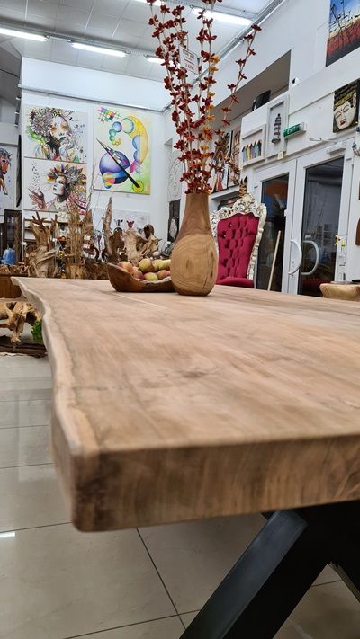 Veľký drevený stôl.jpg
